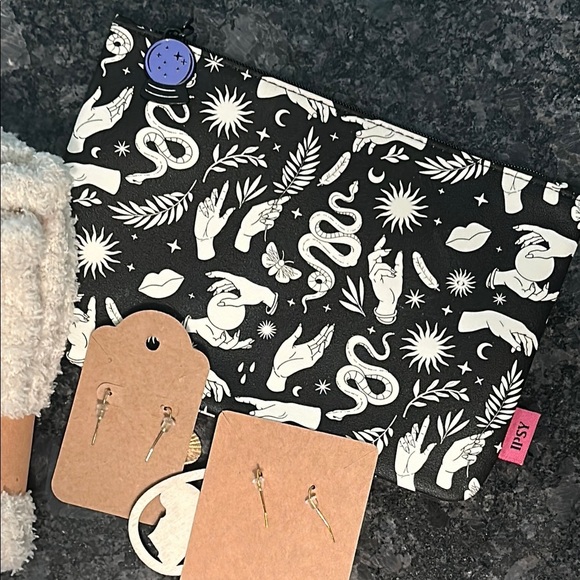 Ipsy Fortune Teller Cosmetic Bag & Cozy Fuzzy Socks & 2 Pair Handmade Earrings - Picture 7 of 9